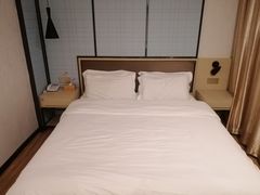 -柏曼酒店(合肥国购广场三里庵地铁店)