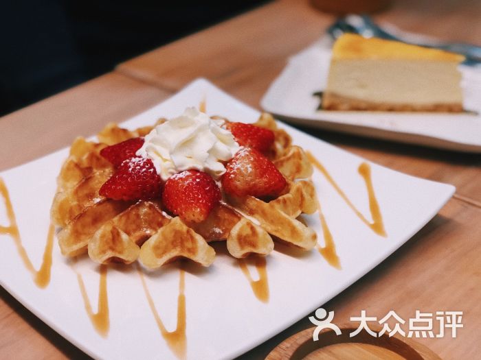 nenlütea·嫩绿茶(阳光世纪店)草莓华夫饼图片 第6张