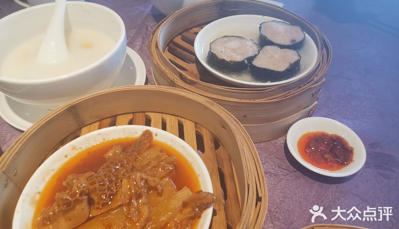 暖胃粥必点好像是墨鱼饼