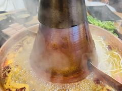 -果松木炭酸菜铜火锅·外婆参鸡汤