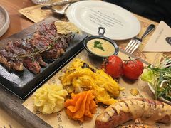 -Mark&Mars Restaurant