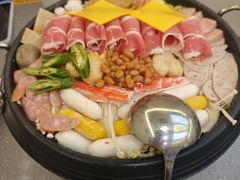 -豚妈妈汤饭·部队锅(南京东路店)