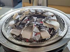 -围炉肉舍•炭烤活鳗•丹东海鲜烤肉(步行街店)