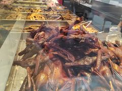 -狗撵鸭(泰山公寓店)