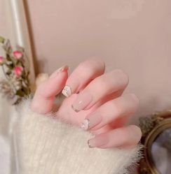 -悦指间美甲美睫
