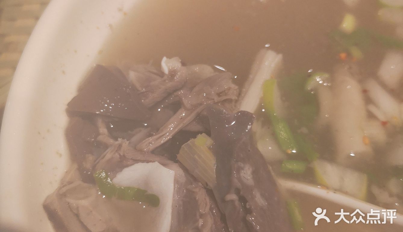 火烧不如岛城一汤的好吃 不太酥脆 有点硬