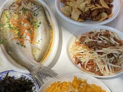 -丹水桥地锅鱼·翘嘴鲌·地方特色全鱼宴(丹江口大坝店)