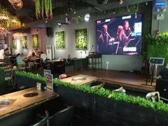 -烤圣自助美食音乐餐厅