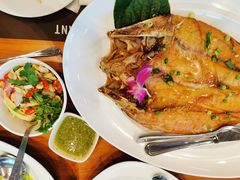 -Chom Cafe and Restaurant