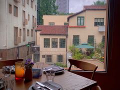 靠窗位-BOR Eatery(安福路店)