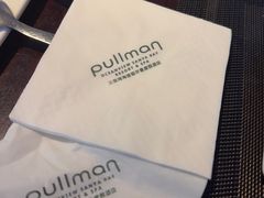 -三亚湾海居雅高铂尔曼度假酒店