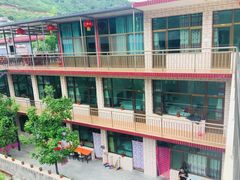 门面-何适山庄 ·可团建(水长城P2停车场店)