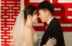 -喜爱高定婚纱摄影