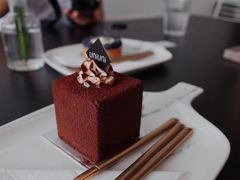 -UNI UNI(环亚凯瑟琳店)