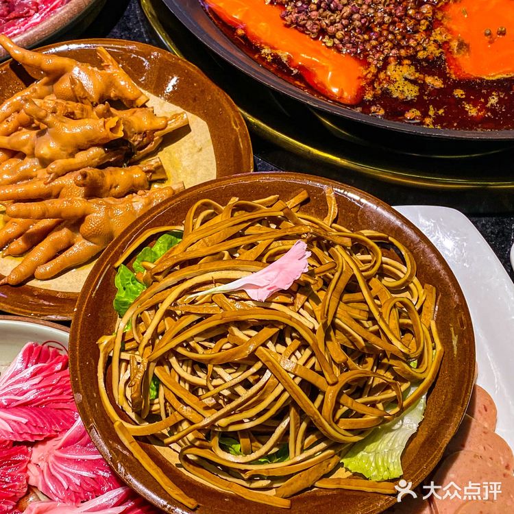 穿城三十公里也要来吃的老火锅！五彩冰粉绝绝子！