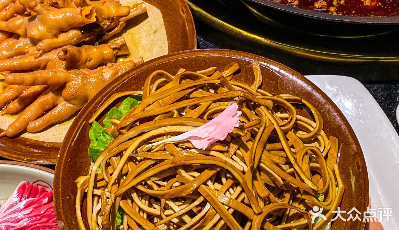 穿城三十公里也要来吃的老火锅！五彩冰粉绝绝子！