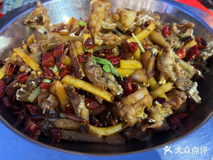 馋嘴蛙火锅干锅牛蛙图片