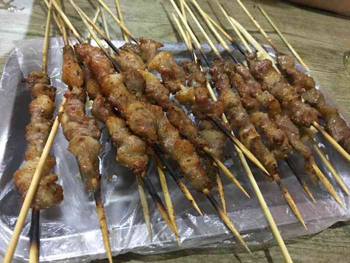 耿记烧烤(工业大学店)-"以前在学校经常和同学约一起撸串,后来从学.