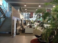 -上海星瀚奔驰4S店(红柳路店)