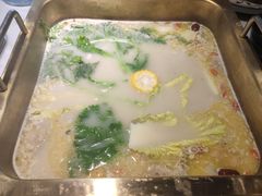 -尚尚仙·酸汤猪手·猪肚鸡火锅(华联万柳购物中心店)