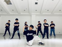 -西安小天鹅艺术团(曲江Alice店)