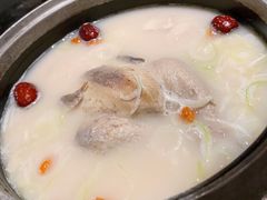 韩国传统鸡汤-雾山韩式烤肉·海南糟粕&椰子鸡火锅·海景餐厅(三亚绿发山海天JW万豪酒店)