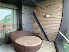 -上海滴水湖皇冠假日酒店