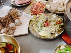 -围炉肉舍•炭烤活鳗•丹东海鲜烤肉(步行街店)