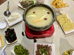 -墨脱石锅椰子鸡•香草鸭•东山羊(大东海店)