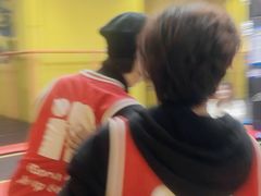 -爱蹦iBOON蹦床运动馆(江汉店)