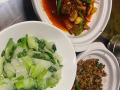 -几个木匠匠人厨房