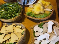 -民食香·腊排骨野生菌美食(木府店)