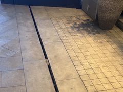 -武汉光谷广场杨家湾地铁站怡程酒店