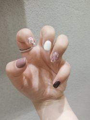 -进巍美甲美睫