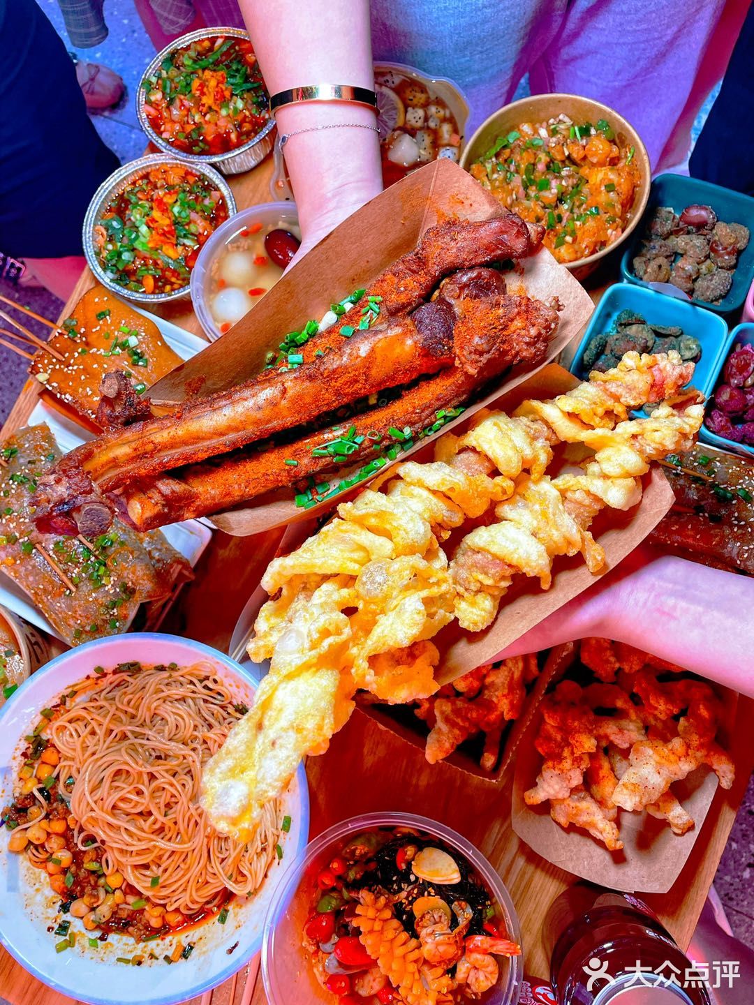 本地人推荐美食广场 八一好吃街 特色美食一条街