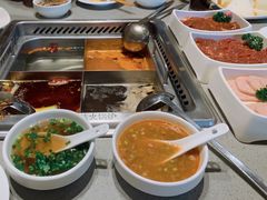 番茄汤加牛肉粒-海底捞火锅(万达坊店)