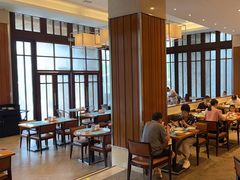 -亚龙湾希尔顿自助餐厅·海鲜·烧烤·沙滩BBQ·现场乐队