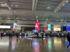 -虹桥火车站-停车场