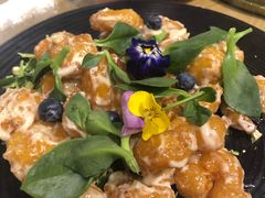 奶油虾仁-山楂树融合菜餐厅