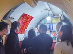 -洞庭洲·防空洞火锅·烧烤·铜锅涮肉(新百广场店)