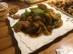 肉段烧茄子-小俩口烧烤东北菜(双井店)