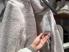 -lululemon(比斯特购物村店)
