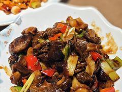 -东口码头·烧鸽子·鱼头泡饼·地方菜(金鹰悦城店)