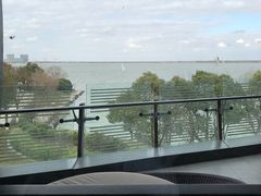 -上海滴水湖皇冠假日酒店