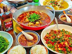 -川流不息·地道川菜·小龙虾(松东路店)