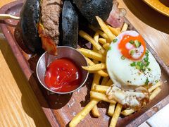 27&nbsp;牛肉汉堡-HELLO 27 意面·沙拉·帕尼尼