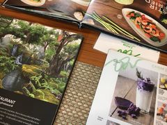 -Chom Cafe and Restaurant