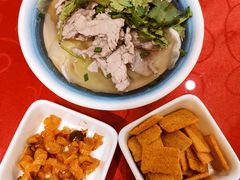-冯烫烫跷脚牛肉·川菜小馆(武胜西街店)