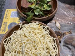 -老街烧烤大排档·地道湖北菜·龙虾馆(汉口火车站店)