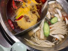菌香鸳鸯锅-晓宇重庆火锅(赛格国际购物中心店)
